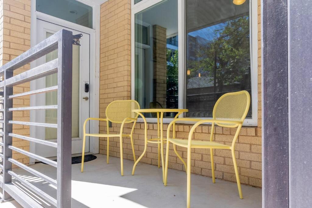 Beautiful Riverwalk Apt With Full Amenities, King Bed & Free Parking サンアントニオ エクステリア 写真