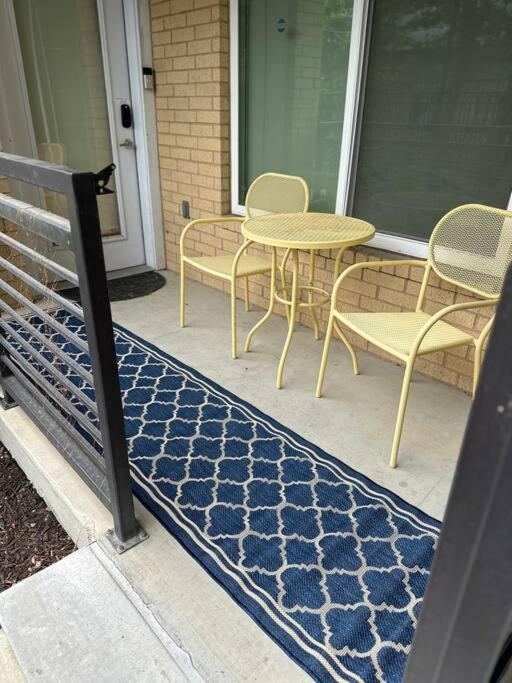 Beautiful Riverwalk Apt With Full Amenities, King Bed & Free Parking サンアントニオ エクステリア 写真