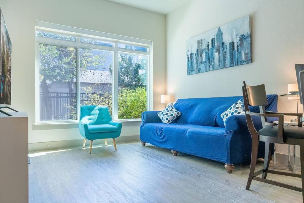 Beautiful Riverwalk Apt With Full Amenities, King Bed & Free Parking サンアントニオ エクステリア 写真